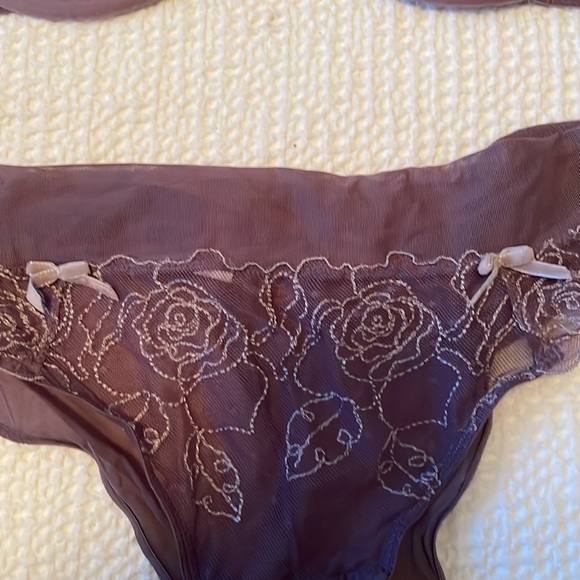 NWOT Victorias Secret Unlined Purple/Mauve Lace Bra & Panty set 38D/XL - Picture 4 of 8